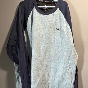 Hollister Men's Navy and Light Blue Long Sleeve Tee